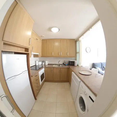Apartment Spacious 2 Beds Appt With Pool In A Large Complex